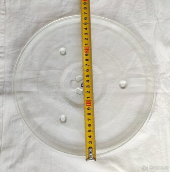 nůž,obal,váha kuchyň.do 5 kg 50,- talíř do MW 26,5 cm 100,- - 5