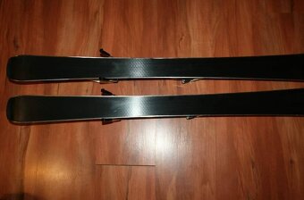 lyže head 107 cm , lyžaky - 5