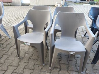 Plastové židle - nové - 5