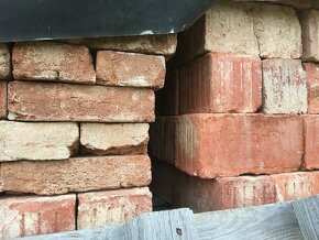 Cihly duté- cca 4000ks zn. JESTAV - 5