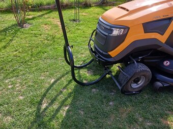 Montážní zvedák na zahradní traktor - 5