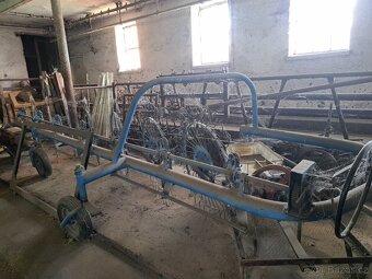 Paprskový obraceč a shrnovač sena - 5