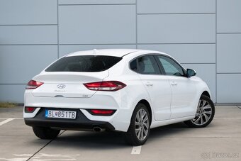 Hyundai i30 Fastback 1.4 T-GDi Family 7DCT - 5