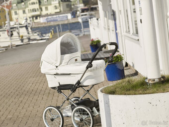 EmmalJunga Mondial De Luxe - Classic White Leatherette Pram - 5