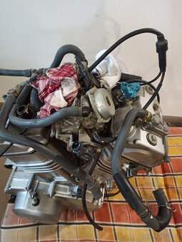 Motor kompletní Honda Transalp 650 R.V.2002 - 5