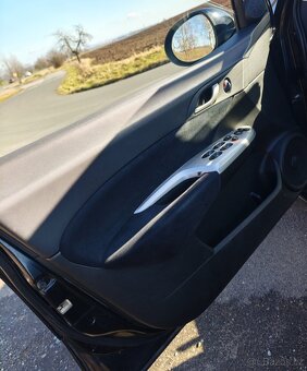 Civic 8G 1.8 103kw 720000km  - 5