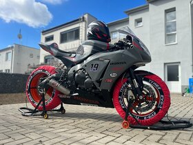 Honda cbr1000rr 2009 - 5