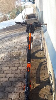 Elektrokoloběžka se silným motorem - 5