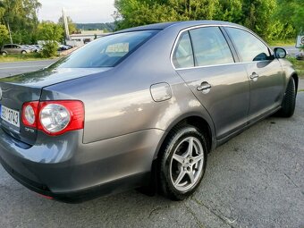 Volkswagen Jetta 2.0 tdi - 5