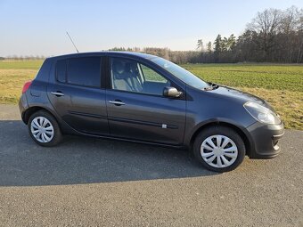 CLIO III 2006 plná výbava - 5