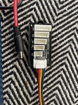 SKY RC e660 nabíječka - 5