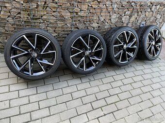 Škoda Octavia 3 alukola Vega 18, letní pneu 225/40 - 5