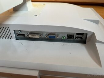 Monitor Fujitsu 22" - 5