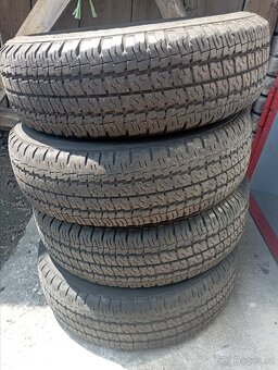 Pneu 195/70/15c - 5
