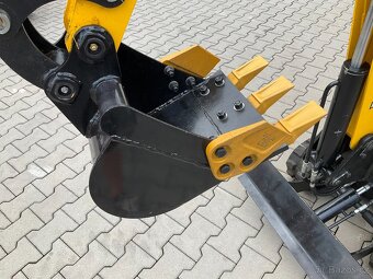 Minibagr 760 kg, diesel, šířka 70 cm, s mimoosým kopáním - 5