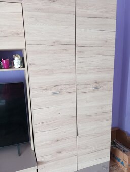 Krásná obývací stěna a komoda - 5