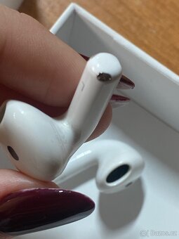 Prodám AirPods 4 (bez aktivního potlačení hluku) - 5