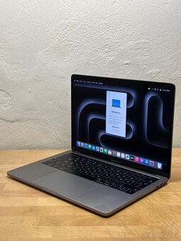 MacBook Pro 13” 2017/16GB RAM/intel i5/512GB SSD/ Záruka - 5