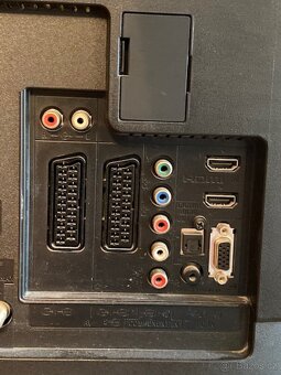 Sony Bravia KDL-32W5800 (Triple Tuner) - 5