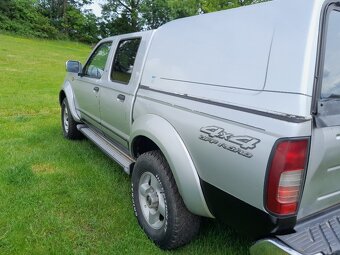 Nissan Double cab 2,5 98kW r.v. 2002 - 5