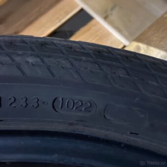 Zimní pneu 215/50 R18 92V Nokian 7mm - 5