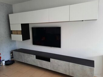 Designová moderní TV stěna s velkým úložným prostorem (IKEA - 5
