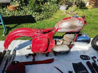 ND Jawa pérák / kývačka - 5