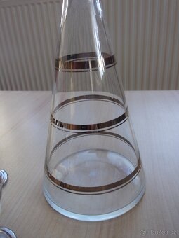 STARÁ SOUPRAVA - SKLENĚNÁ KARAFA, SKLENIČKY A TÁC - 5