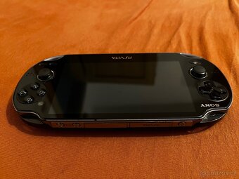 PlayStation Vita Pch-1004 (OLED) - 5