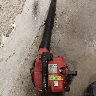 FOUKAČ NA LISTÍ - 5