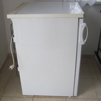 CHLADNIČKA S MRAZNIČKOU ELECTROLUX - A+ - 85cm - 5