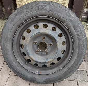 Originál disky Kia + jeté letní pneu + originál poklice KIA - 5