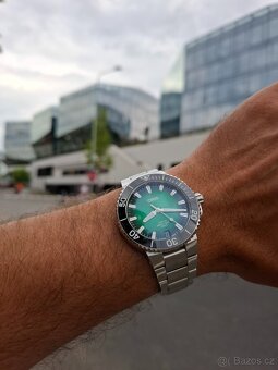Oris Aquis Cal.400 41,5mm zelené s černou lunetou - 5