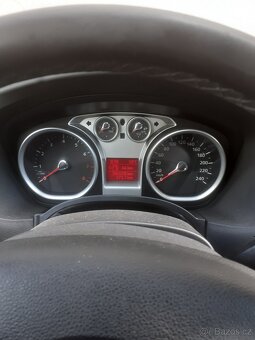 Focus II 1.6i - 5