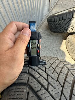17" Elektrony SKODA 5x112 so zimnymi pneu 215/55 R17 - 5