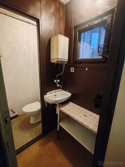 Buňka, prodejní stánek - 5