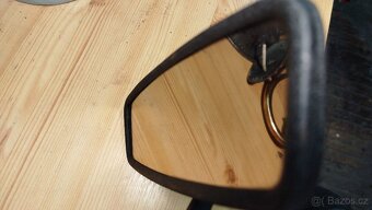 Zpětné zrcátko - 5