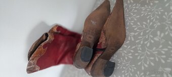 Italské kozačky a lodičky. Cena za kus 100,-Kč. - 5