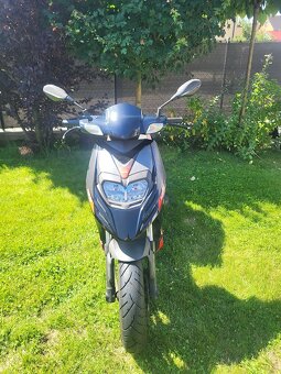 Aprilia SR Motard 125 - 5
