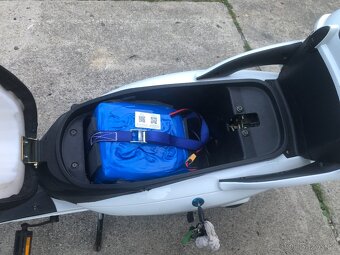 Elektroskútr Racceway E-Moped 80 km/h Nejlepší tuning 5,2kW - 5