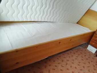 Dřevěná postel - 5