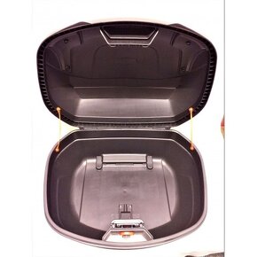 Velký kufr na motorku nebo skútr - 56 litrů,na 2 helmy. Nový - 5