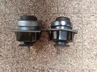 Silentbloky motoru BMW e70-71 - 5
