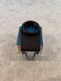 Adaptér sáněk blesku Pentacon. - 5