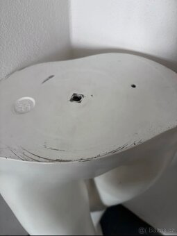 Bílá figurína - 5