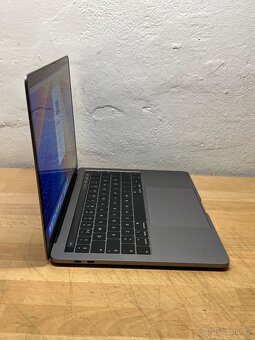 MacBook Pro 13” 2018/16GB RAM/Intel i5/512GB SSD/ Záruka - 5