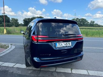 Chrysler Pacifica 3.6 S RU DVD Nový model 2022 - 5