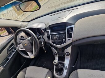 Chevrolet Cruze 1.6 benzin - původ ČR - - 5
