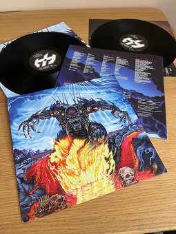 Judas Priest – Jugulator - 5
