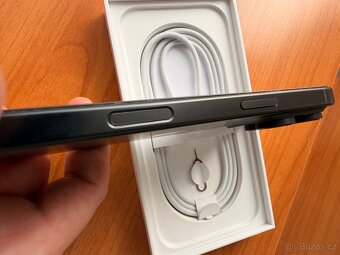 IPhone 16 Pro Black Titanium 256GB + příslušenství - 5